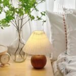 Hundred Fold Desk Lamp, Ceramic Bedroom Bedside Lamp, Warm, Romantic, Simple, Girlish Heart, High-End Retro - Image 3